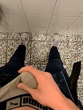 Snapshot of geilehecke1 chatting on January 24, 1:57 pm geilehecke1 online show from January 24, 1:57 pm