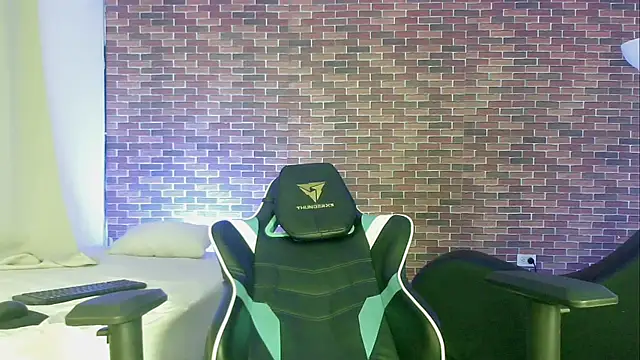 zacariasss  online show from September 27, 8:34 am