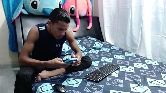 Snapshot of Ryan_Vergon chatting on December 27, 11:53 pm Ryan Vergon online show from December 27, 11:53 pm