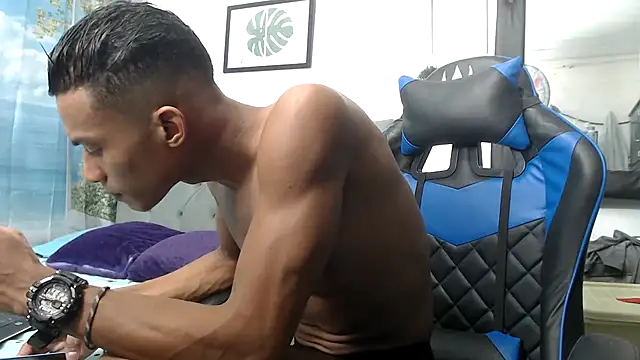 Snapshot of Ryan_Vergon chatting on September 24, 4:12 am Ryan Vergon online show from September 24, 4:12 am