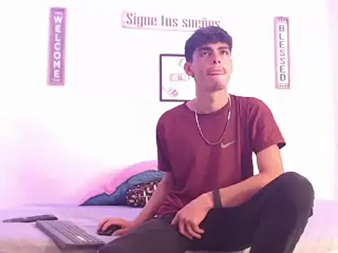 harrytomson 1 online show from December 27, 7:29 am