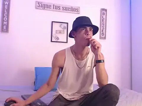 harrytomson 1 online show from December 31, 4:27 am