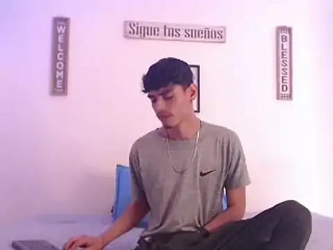 harrytomson 1 online show from December 28, 3:27 pm