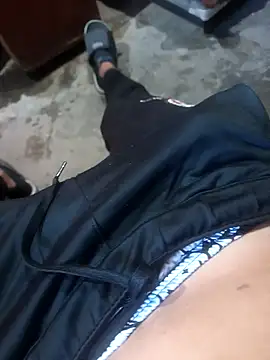 Snapshot of ElBati492 chatting on October 8, 8:24 pm ElBati492 online show from October 8, 8:24 pm