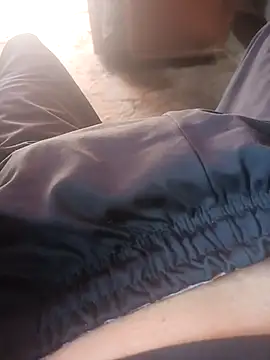 Snapshot of ElBati492 chatting on October 6, 5:17 pm ElBati492 online show from October 6, 5:17 pm