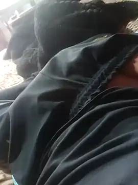 Snapshot of ElBati492 chatting on October 27, 7:05 pm ElBati492 online show from October 27, 7:05 pm