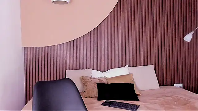 zander 2120 online show from March 9, 2:10 pm