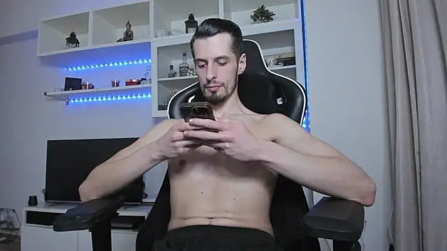 ToddClaytonn online show from January 18, 8:11 pm