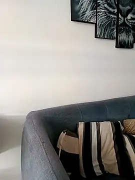 Duvan Martinez23 online show from April 3, 9:00 pm