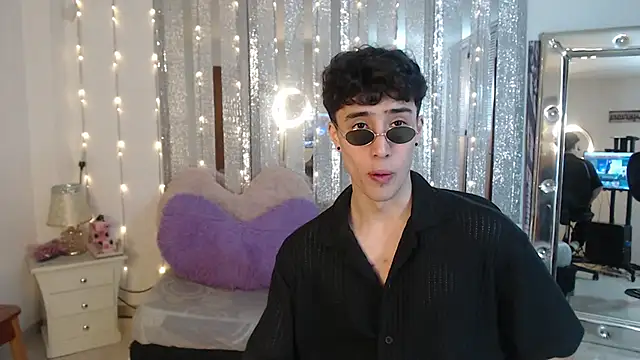 gojo satoru 18 online show from January 24, 11:59 am