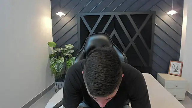 Snapshot of Yeiko_Romero_ chatting on February 12, 5:16 pm Yeiko Romero  online show from February 12, 5:16 pm