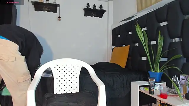 Snapshot of RyanRizzo chatting on March 15, 5:52 am RyanRizzo online show from March 15, 5:52 am