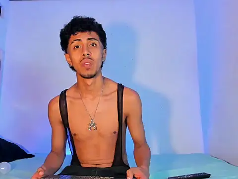 Snapshot of RyanRizzo chatting on October 1, 2:48 am RyanRizzo online show from October 1, 2:48 am