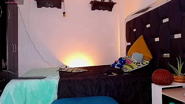 Snapshot of RyanRizzo chatting on December 20, 8:34 pm RyanRizzo online show from December 20, 8:34 pm