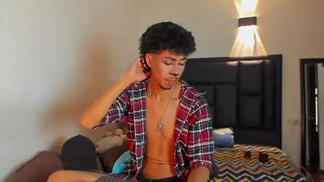 Snapshot of RyanRizzo chatting on October 30, 12:50 pm RyanRizzo online show from October 30, 12:50 pm