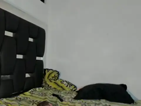 Snapshot of RyanRizzo chatting on October 2, 3:32 am RyanRizzo online show from October 2, 3:32 am