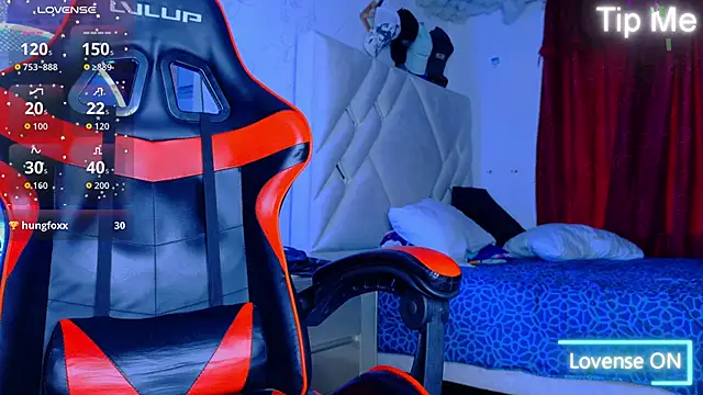 Snapshot of Rich_boy01 chatting on October 12, 5:40 pm Rich boy01 online show from October 12, 5:40 pm