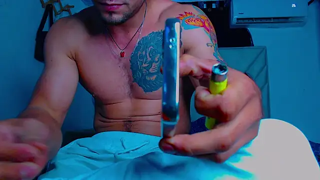 Snapshot of Rich_boy01 chatting on February 22, 1:23 pm Rich boy01 online show from February 22, 1:23 pm