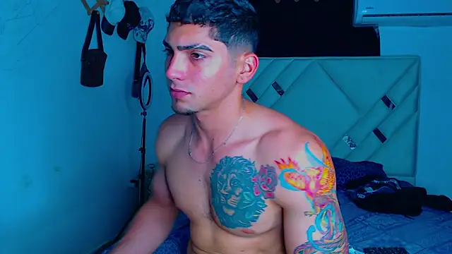 Snapshot of Rich_boy01 chatting on March 4, 1:59 pm Rich boy01 online show from March 4, 1:59 pm