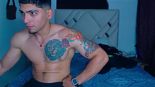 Snapshot of Rich_boy01 chatting on February 15, 1:05 pm Rich boy01 online show from February 15, 1:05 pm