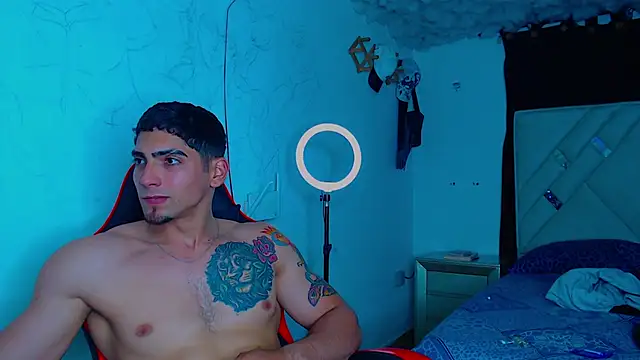 Snapshot of Rich_boy01 chatting on March 19, 4:25 am Rich boy01 online show from March 19, 4:25 am