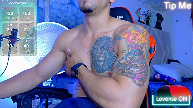 Snapshot of Rich_boy01 chatting on October 10, 5:29 pm Rich boy01 online show from October 10, 5:29 pm