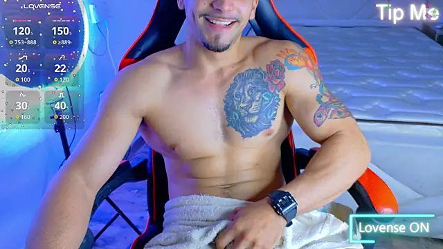 Snapshot of Rich_boy01 chatting on September 14, 3:47 pm Rich boy01 online show from September 14, 3:47 pm