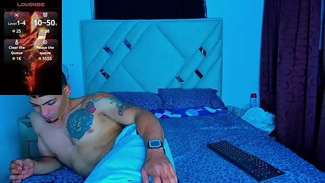 Snapshot of Rich_boy01 chatting on December 31, 5:33 am Rich boy01 online show from December 31, 5:33 am