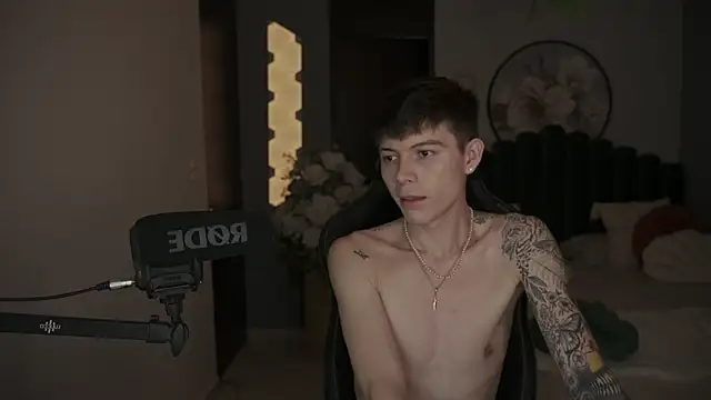 IsmaelRichardson online show from March 19, 2:37 am