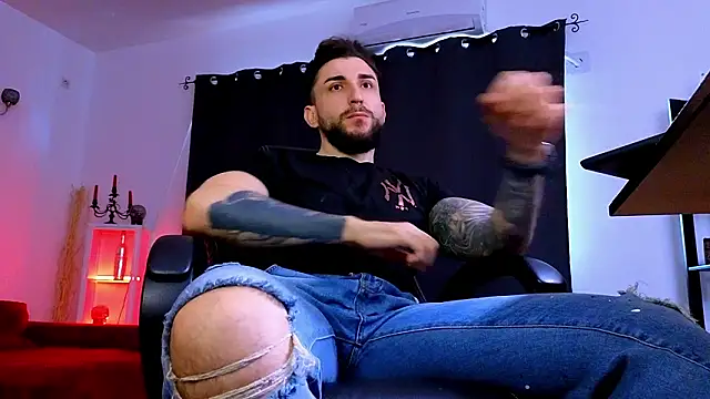 MightyAaron66 online show from March 2, 7:15 am