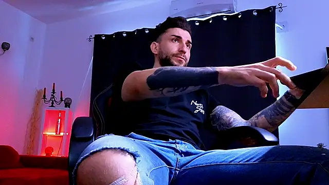 MightyAaron66 online show from January 19, 8:27 am