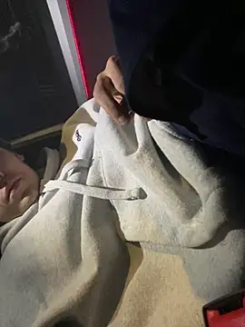 Snapshot of oscaar_mb22 chatting on January 9, 6:04 pm oscaar mb22 online show from January 9, 6:04 pm