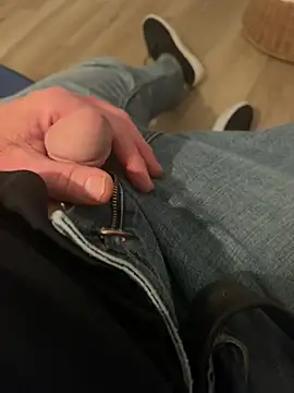 Snapshot of Firedad72FD chatting on February 1, 4:35 am Firedad72FD online show from February 1, 4:35 am