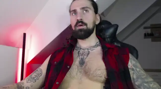 Snapshot of MateoHunk chatting on December 30, 5:13 pm MateoHunk online show from December 30, 5:13 pm