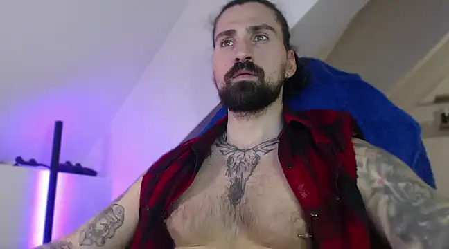 Snapshot of MateoHunk chatting on March 3, 6:40 pm MateoHunk online show from March 3, 6:40 pm