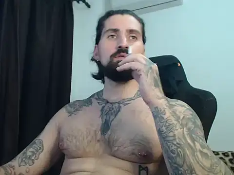 Snapshot of MateoHunk chatting on September 17, 9:43 am MateoHunk online show from September 17, 9:43 am