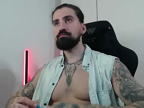 Snapshot of MateoHunk chatting on October 10, 4:45 pm MateoHunk online show from October 10, 4:45 pm