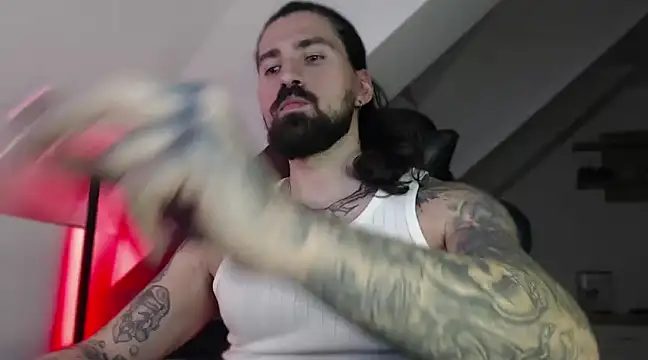 Snapshot of MateoHunk chatting on January 5, 4:06 pm MateoHunk online show from January 5, 4:06 pm