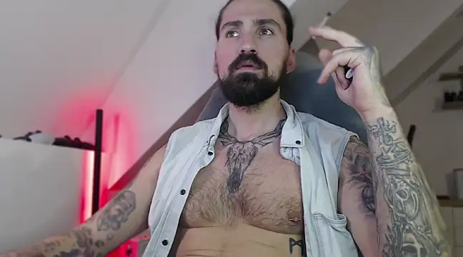 Snapshot of MateoHunk chatting on January 24, 8:54 pm MateoHunk online show from January 24, 8:54 pm