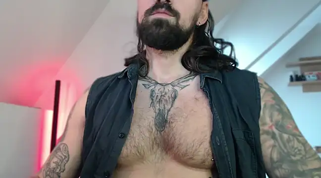 Snapshot of MateoHunk chatting on December 29, 12:23 pm MateoHunk online show from December 29, 12:23 pm