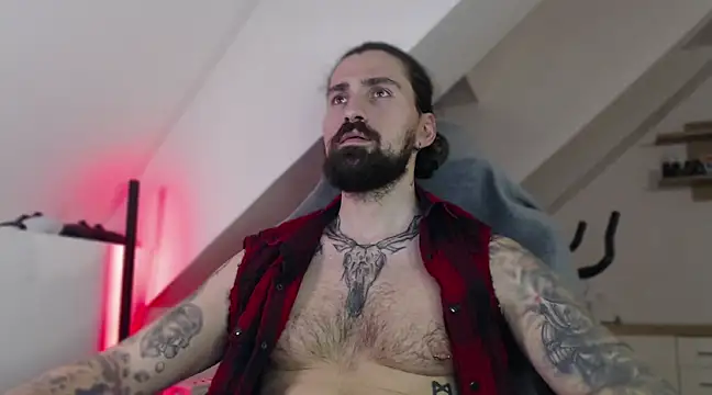 Snapshot of MateoHunk chatting on January 25, 4:46 pm MateoHunk online show from January 25, 4:46 pm