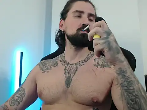 Snapshot of MateoHunk chatting on October 25, 6:09 pm MateoHunk online show from October 25, 6:09 pm