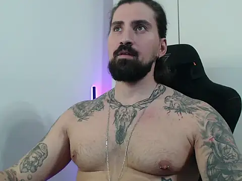 Snapshot of MateoHunk chatting on October 20, 5:39 pm MateoHunk online show from October 20, 5:39 pm