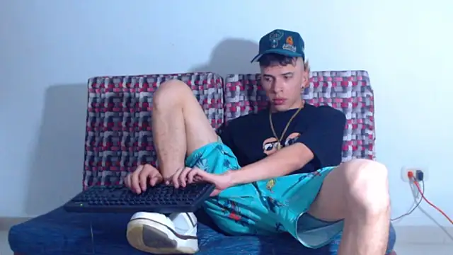 Keeny16 online show from January 27, 8:17 pm