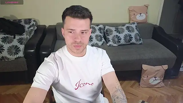 Snapshot of JohnnyStepBro chatting on March 20, 8:08 pm JohnnyStepBro online show from March 20, 8:08 pm