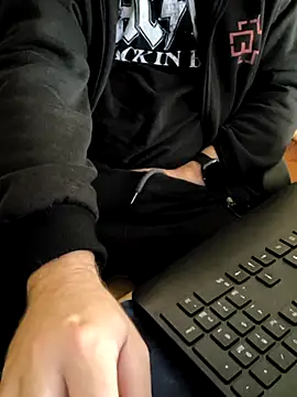 OdinWolf1990 online show from October 3, 4:06 am