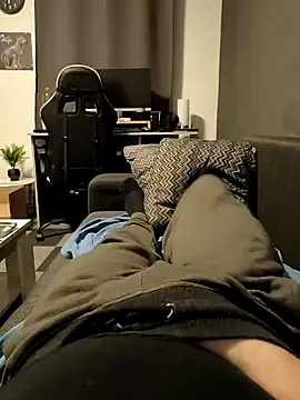 OdinWolf1990 online show from December 19, 5:07 am