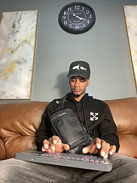 AaronCruz  online show from December 29, 1:49 pm