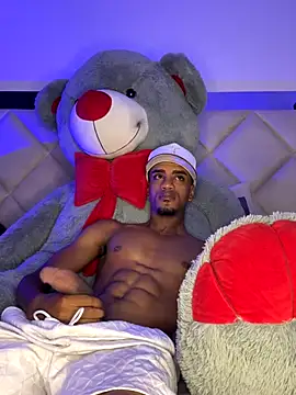 AaronCruz  online show from October 14, 4:41 am