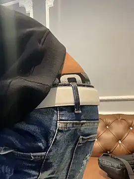 AaronCruz  online show from February 27, 12:34 pm